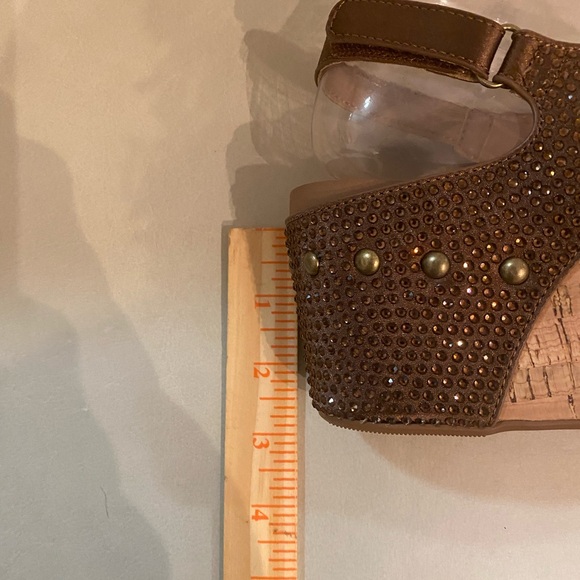 Sandals - Picture 4 of 4